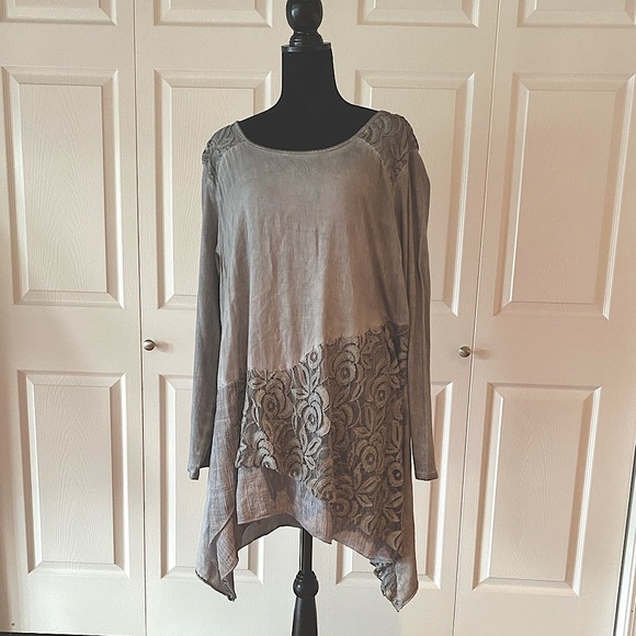 Forgotten Grace Tunic. XXL (1X) - Picture 12 of 12